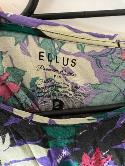 Polera floral de mujer Ellus talla L - miniatura 2