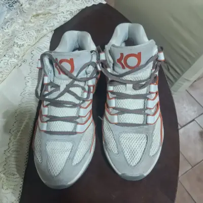 Zapatillas KD 18 “RISE” TALLA 9.5 - miniatura 1