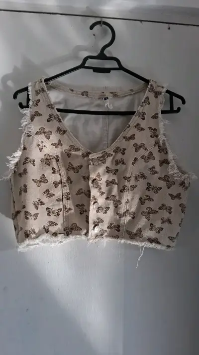 Conjunto de pantalón y top con estampado de mariposas - miniatura 2