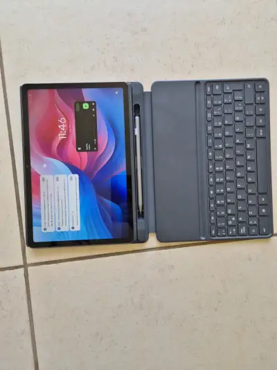 Tablet Lenovo con teclado y lápiz - miniatura 1