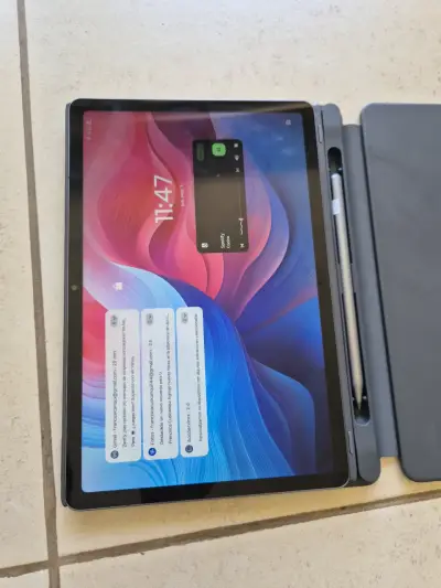 Tablet Lenovo con teclado y lápiz - miniatura 3