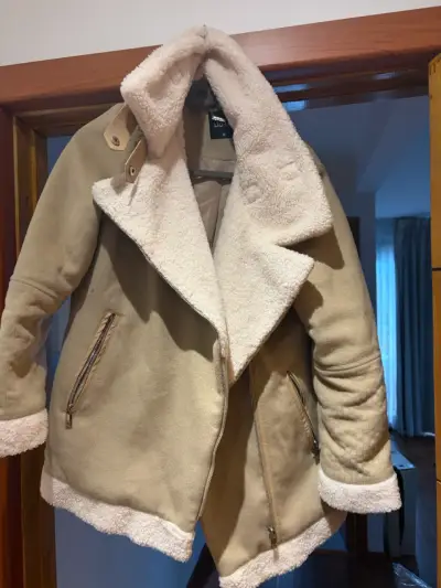 Chaqueta aviadora  beige con forro de lana sintét - miniatura 1