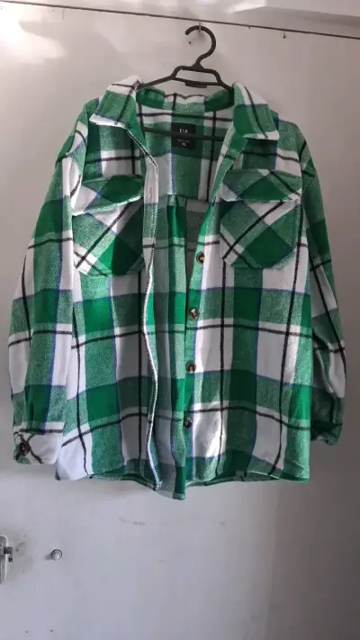 Camisa de franela a cuadros verde y blanca XL - miniatura 1