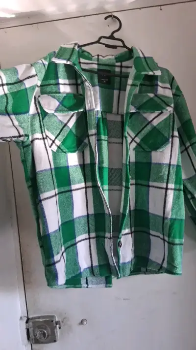 Camisa de franela a cuadros verde y blanca XL - miniatura 4