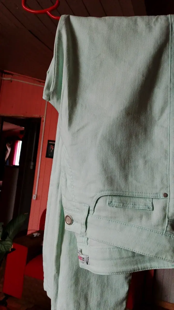 Pantalones de mezclilla verde menta para mujer