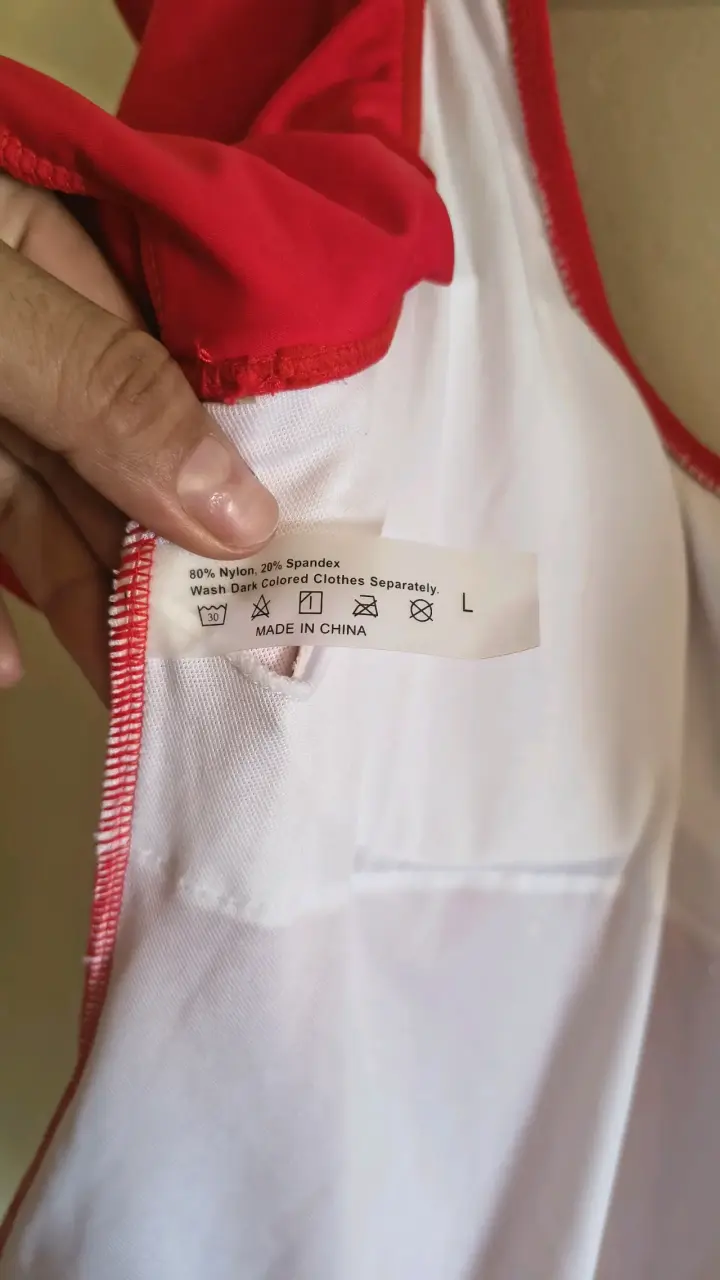 Traje de baño rojo con volantes en los hombros - 4