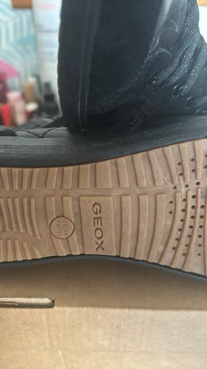 Zapatillas negras Geox con cierre lateral - 3