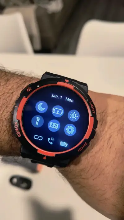 Smartwatch deportivo con pantalla táctil - miniatura 2