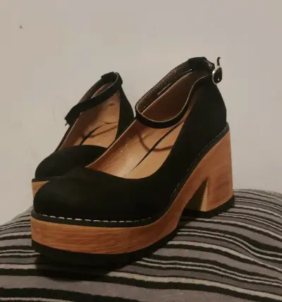 Zapatos de plataforma negros con hebilla talla 37 - miniatura 1