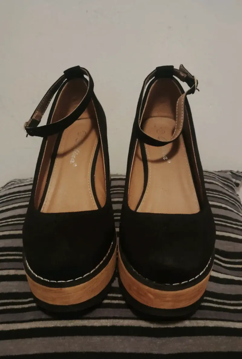 Zapatos de plataforma negros con hebilla talla 37 - 2