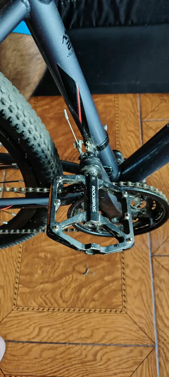 Bicicleta de montaña Scoop gris con suspensión - 2