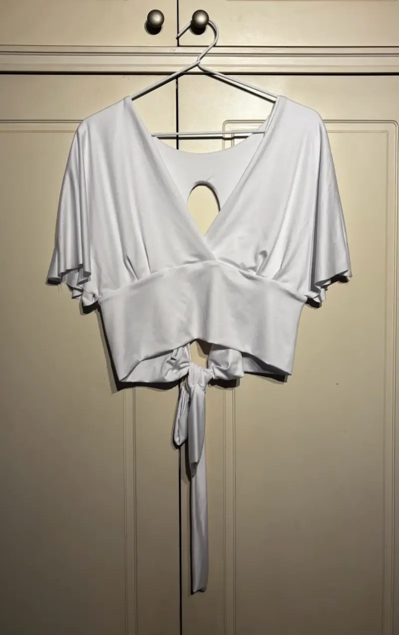 Top blanco con lazo talla estándar