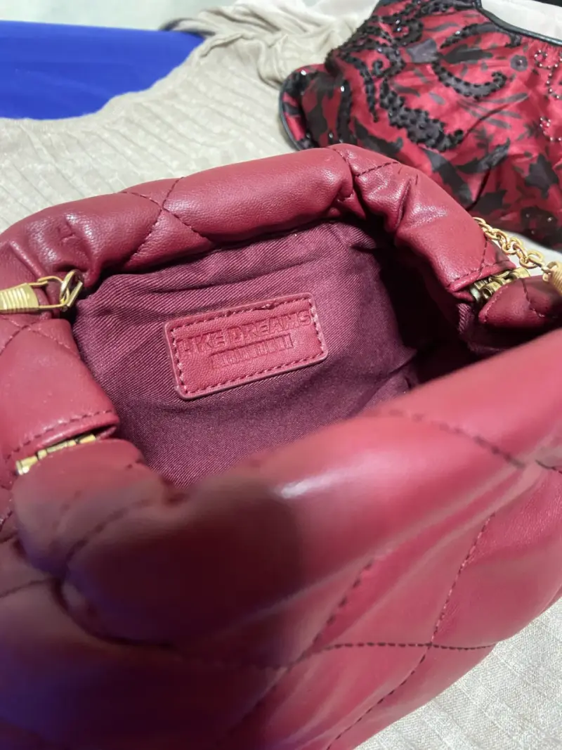 Cartera acolchada burdeos Like Dreams con cadena dorada - 3