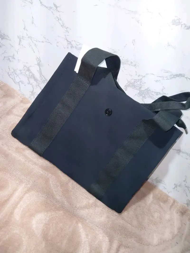 Bolso tote negro de tela resistente - 2