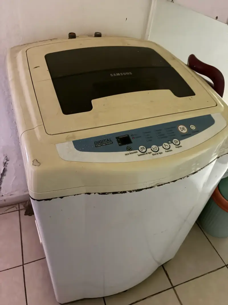 Lavadora Samsung Digital con signos de uso - 1