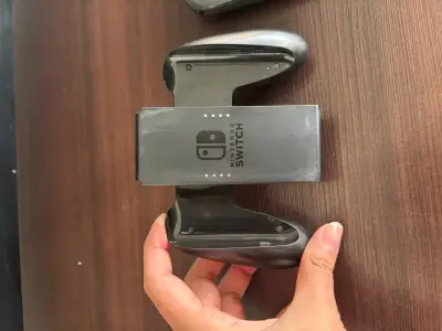 Consola Nintendo Switch con Joy-Con Gris - miniatura 4