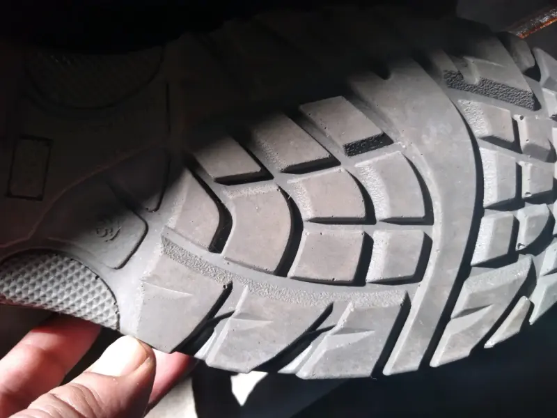 Zapatos de cuero negro para hombre en buen estado - 3