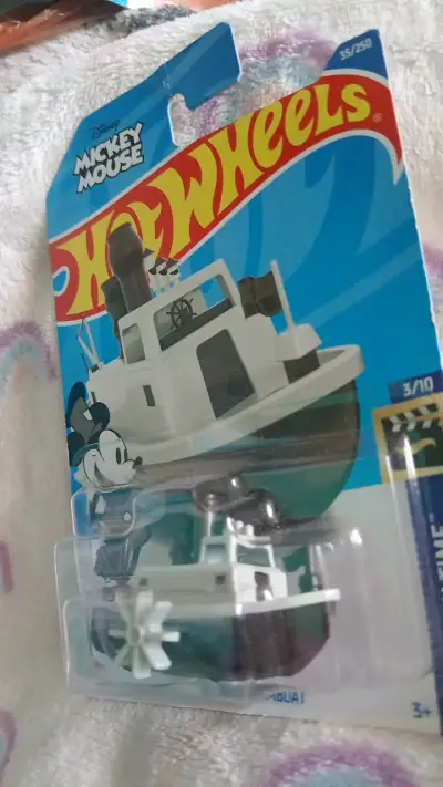 Set  autos Hot Wheels Hudson Hornet y Mickey Mous - miniatura 4