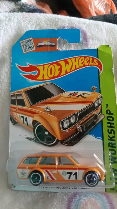 Set  autos Hot Wheels Hudson Hornet y Mickey Mous - miniatura 5