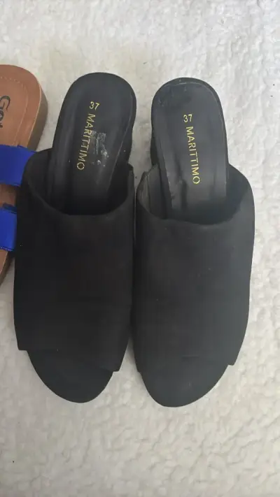 Sandalias planas azules y negras talla 37 - miniatura 3
