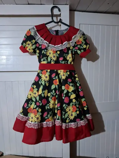 Vestido de huasa y huasa pituca - miniatura 1