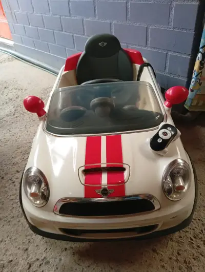 Auto eléctrico para niños Mini Cooper blanco - miniatura 2