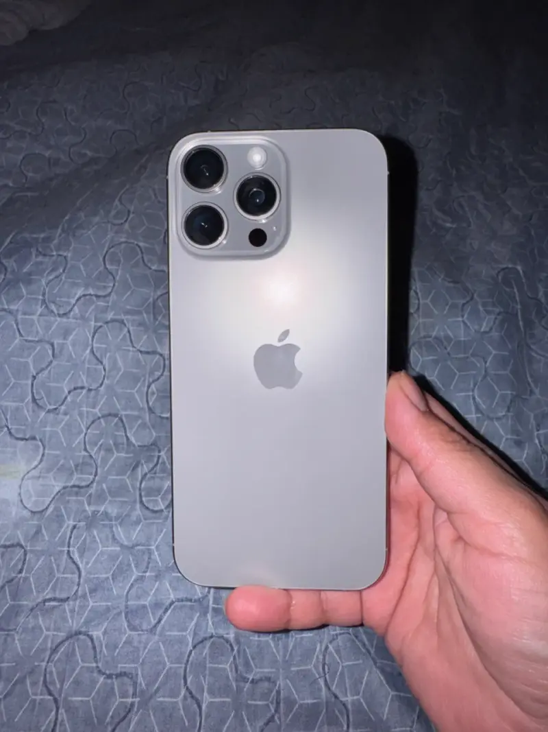 iPhone 16 Promax con caja y accesorios - 4