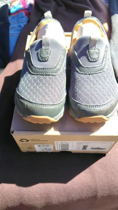 Zapatillas grises para niño marca Xero - miniatura 1