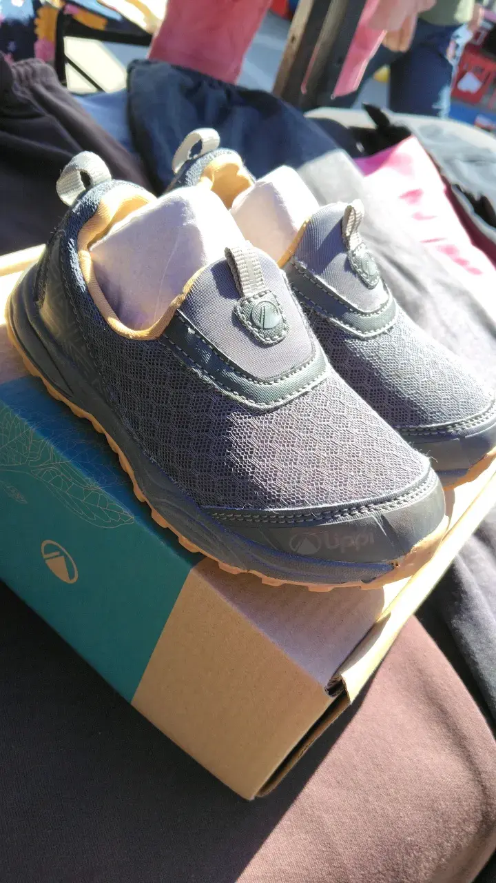 Zapatillas grises para niño marca Xero - 2