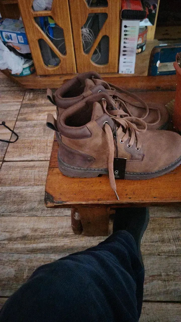 Botas de cuero marrón para hombre en buen estado - 2