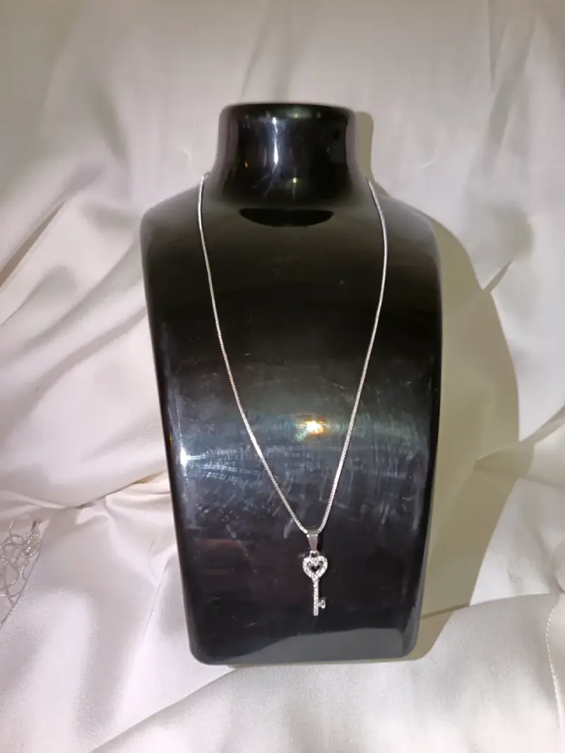 Collar de plata con dije de llave - 2