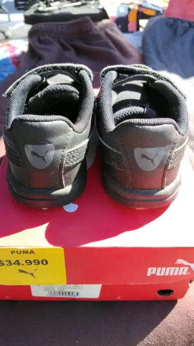 Zapatillas negras para niños Puma con velcro - miniatura 3