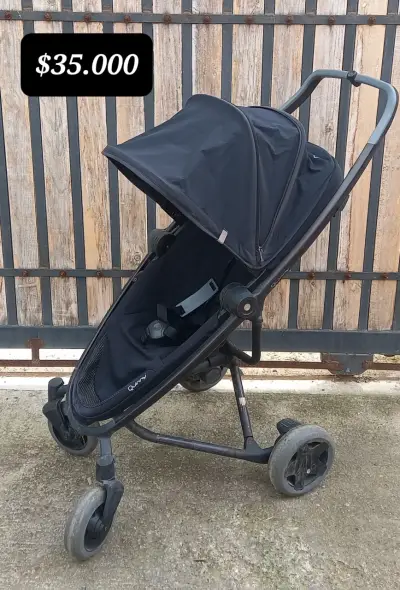 Coche de bebé Quinny negro en buen estado - miniatura 1