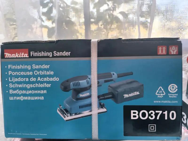 Lijadora de acabado Makita BO3710 nueva - 2