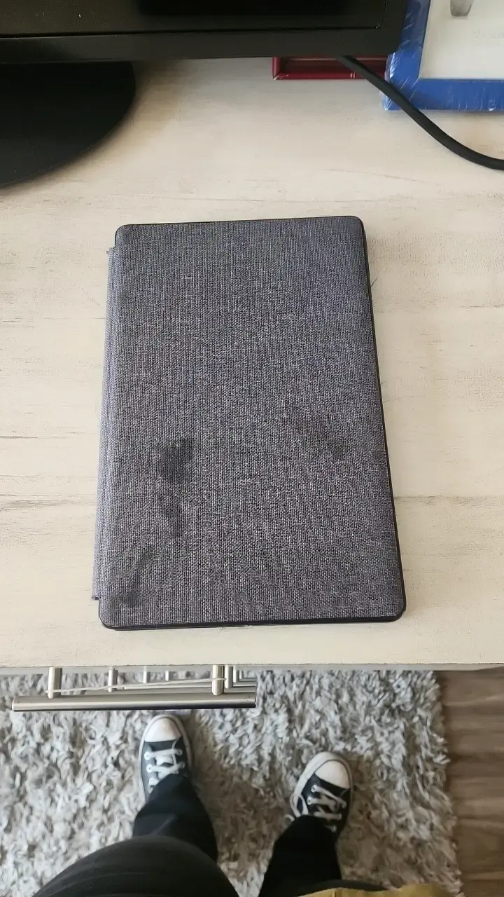 Tablet Lenovo, con lapiz, con teclado y funda gris - 2
