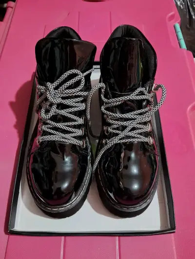 Botines de charol negro con plataforma - miniatura 2