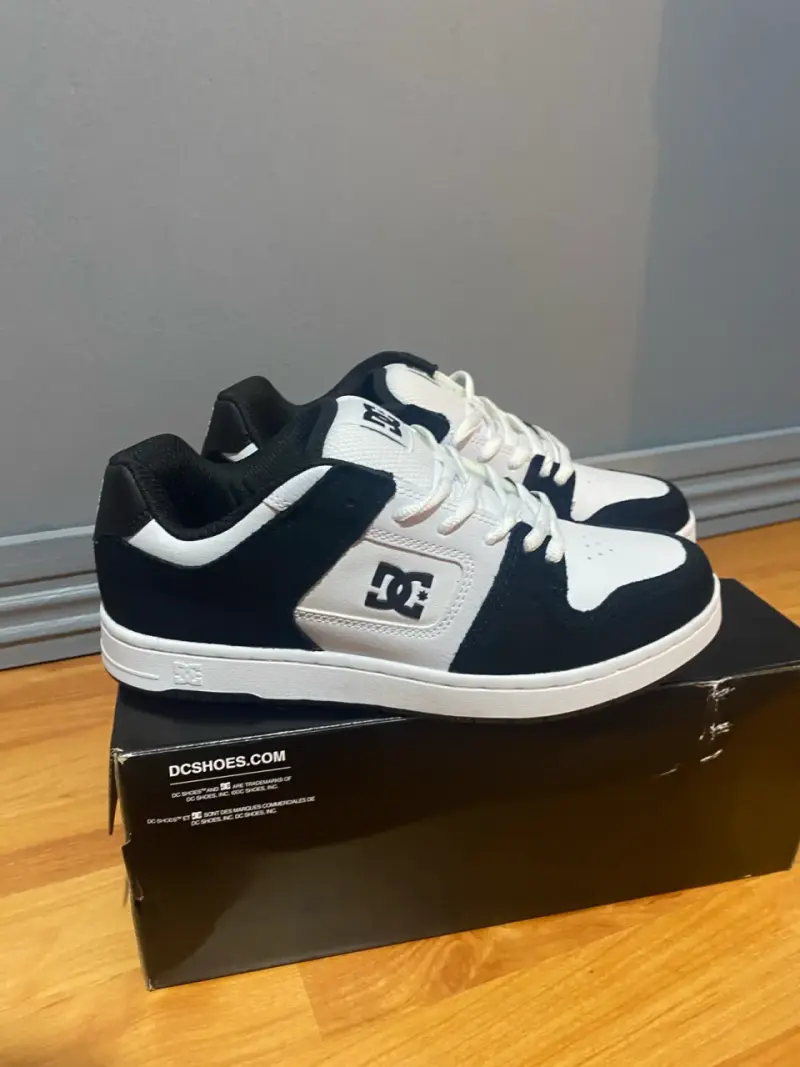 Zapatillas DC Shoes negras y blancas para hombre - 1