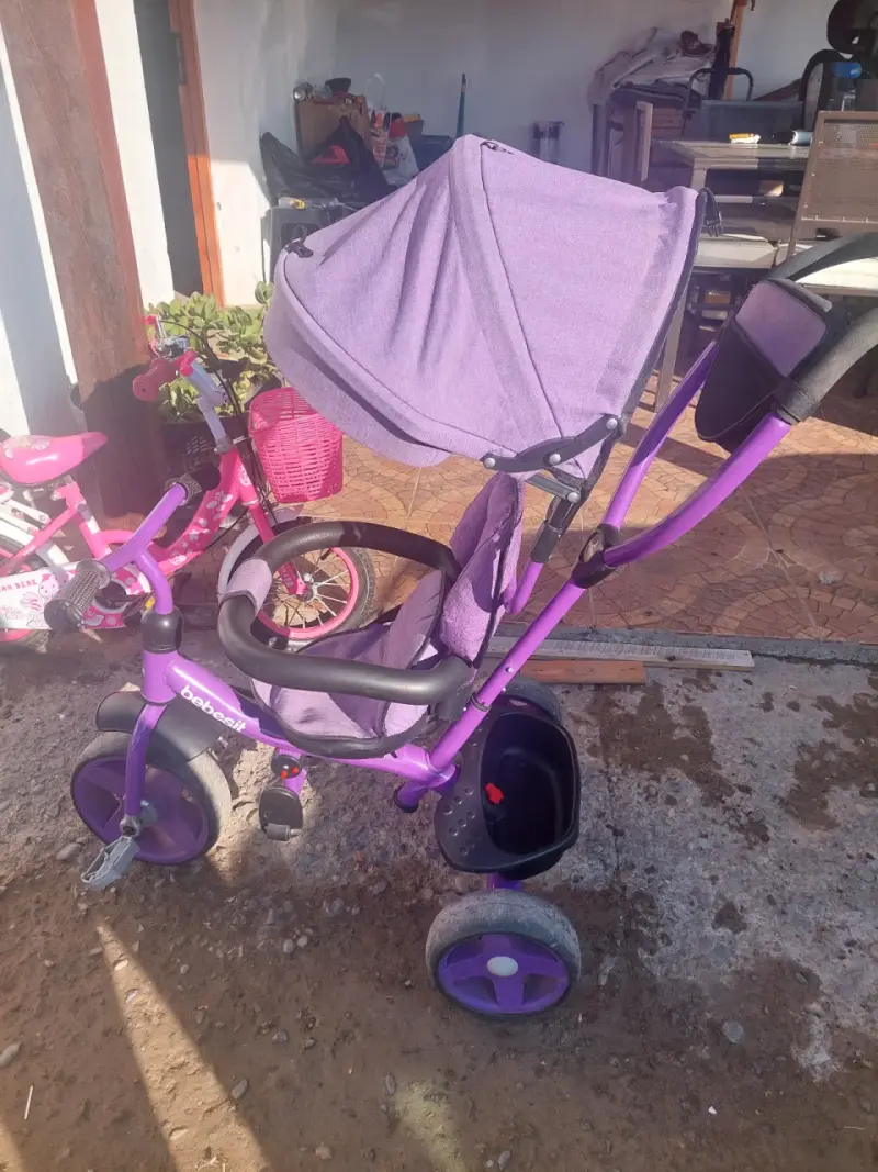 Triciclo para niños Bebesit morado con toldo - 1