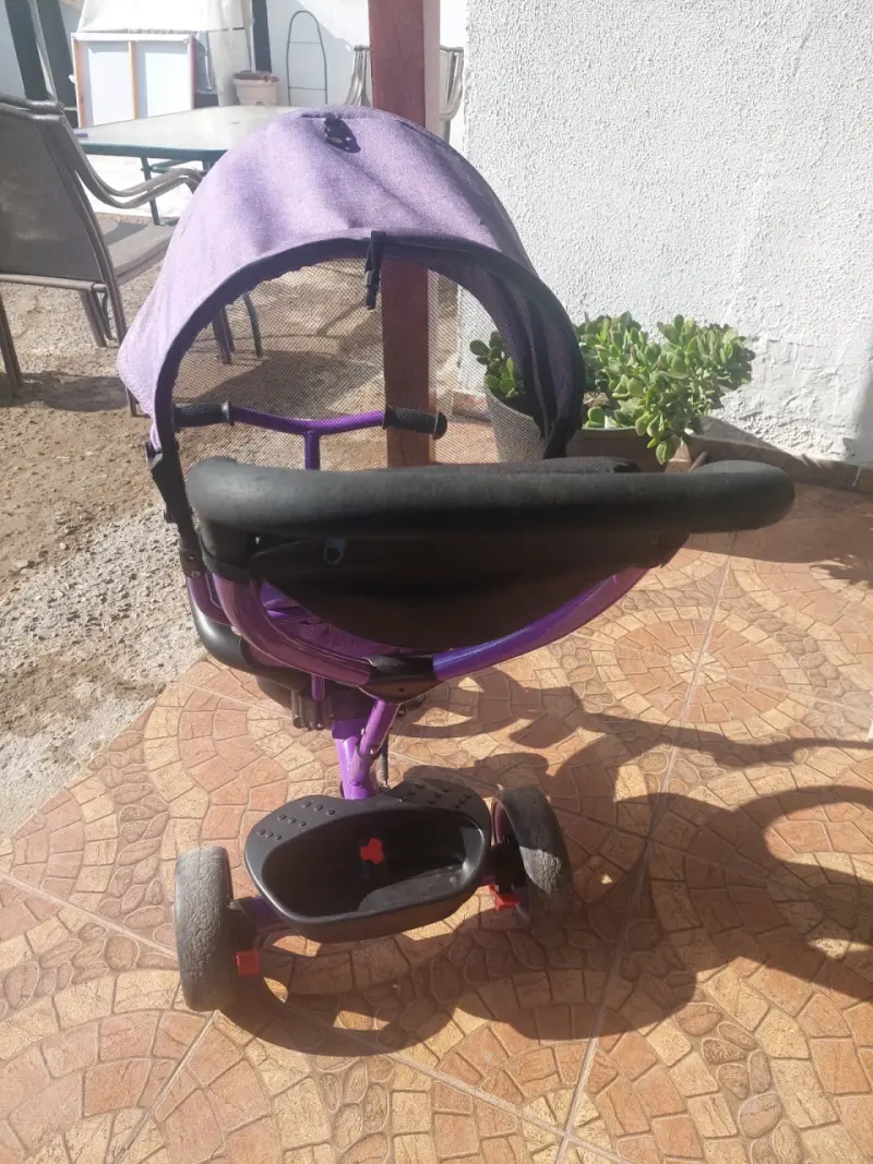 Triciclo para niños Bebesit morado con toldo - 3