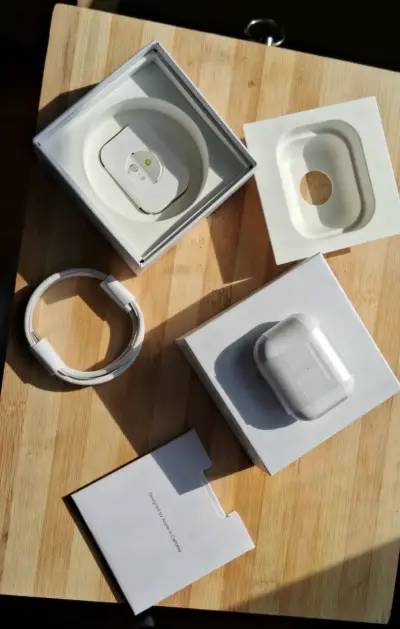 Apple AirPods Pro 2a Gen A2968 Blanco - miniatura 4