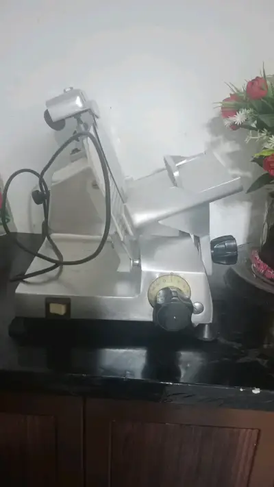 Cortadora de fiambres Noaw en buen estado - miniatura 4