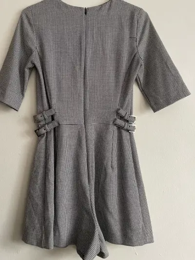 Vestido corto a cuadros con hebillas Zara - miniatura 1