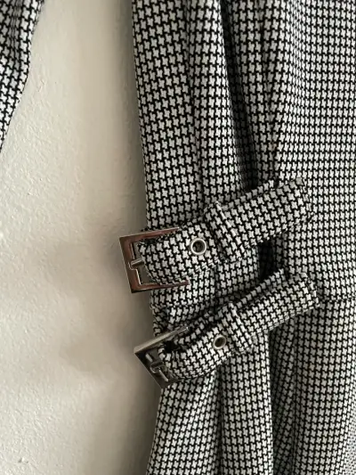 Vestido corto a cuadros con hebillas Zara - miniatura 2