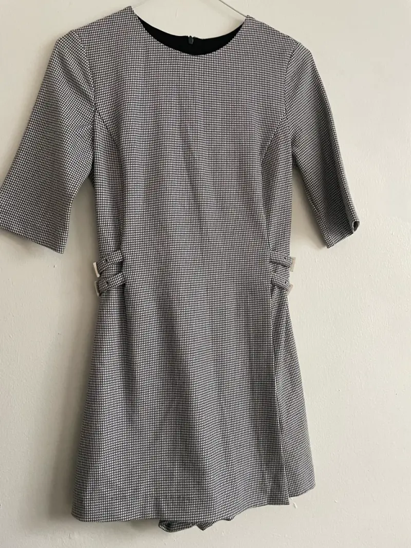 Vestido corto a cuadros con hebillas Zara - 3