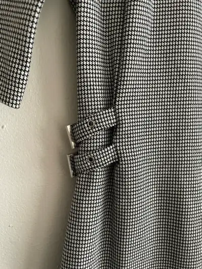Vestido corto a cuadros con hebillas Zara - miniatura 5