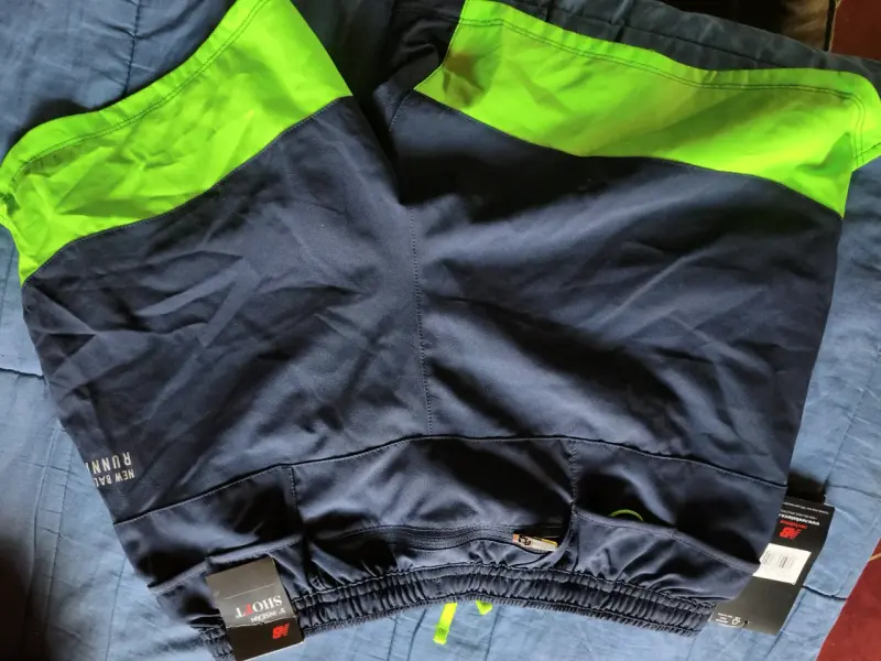 Shorts deportivos New Balance azul y verde - 2