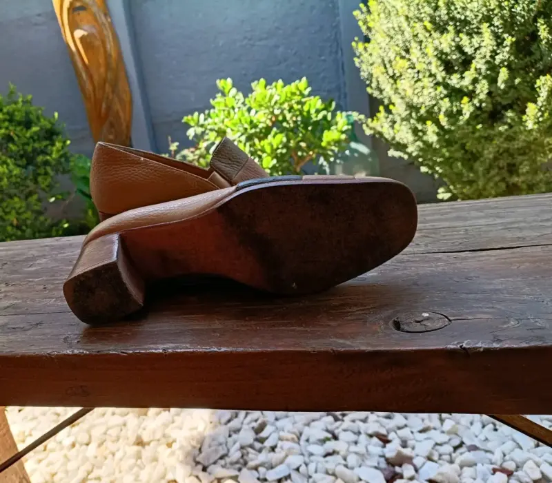 Zapatos de cuero bicolor con tacón bajo - 3