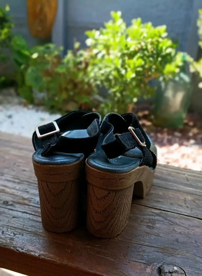 Sandalias de plataforma negras con hebilla - 2