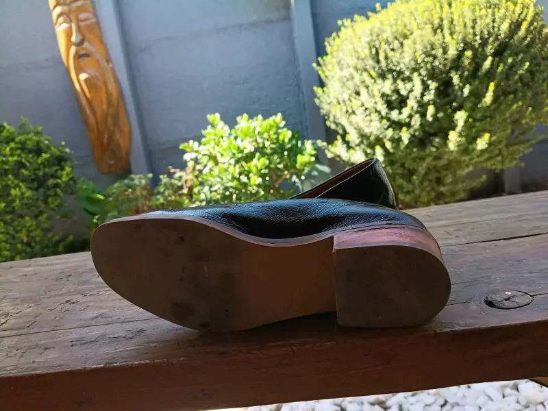 Zapatos de cuero negro para mujer con tacón bajo - 3