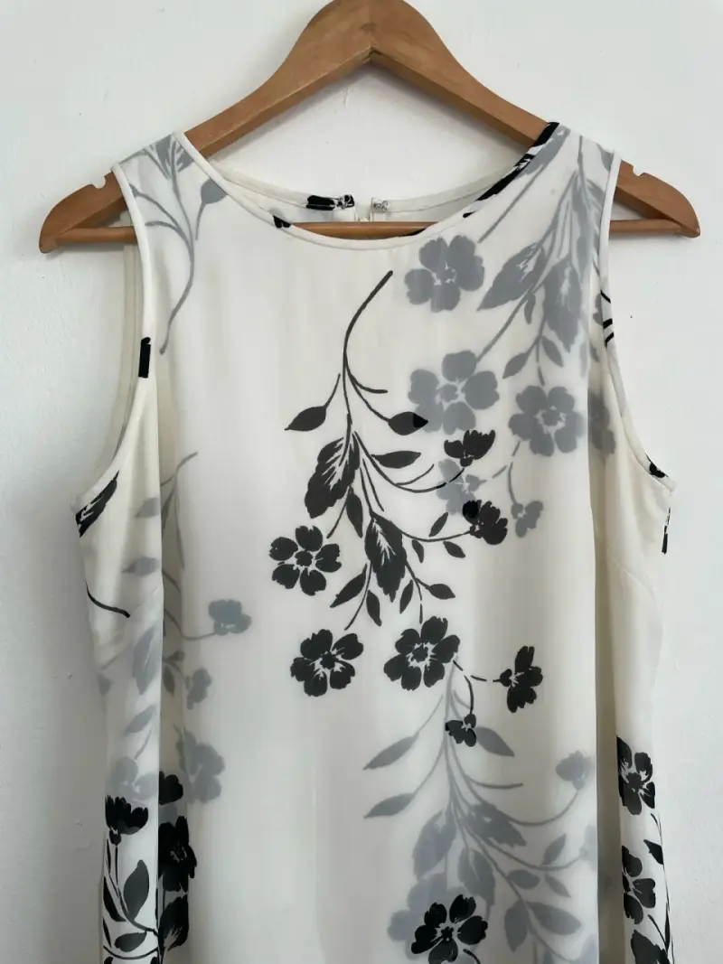 Vestido sin mangas blanco con estampado floral - 3